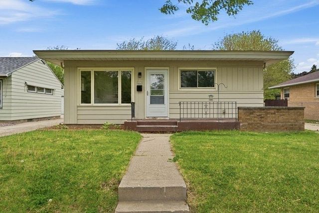 3220 S 72nd STREET, Milwaukee, WI 53219