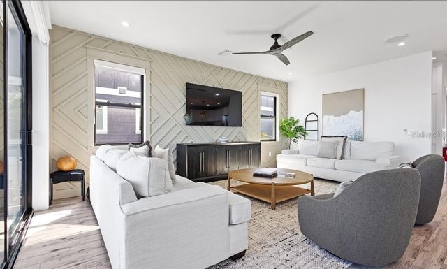 203 BAY DRIVE N, Bradenton Beach, FL 34217