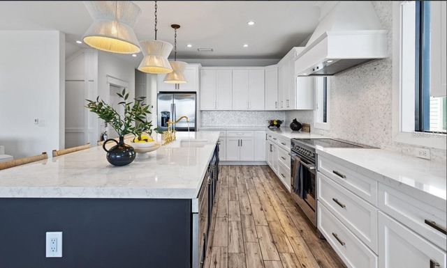 203 BAY DRIVE N, Bradenton Beach, FL 34217