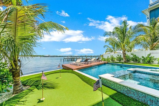 203 BAY DRIVE N, Bradenton Beach, FL 34217