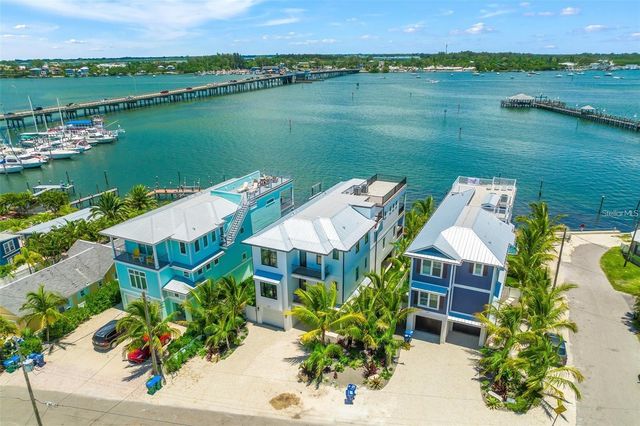 203 BAY DRIVE N, Bradenton Beach, FL 34217