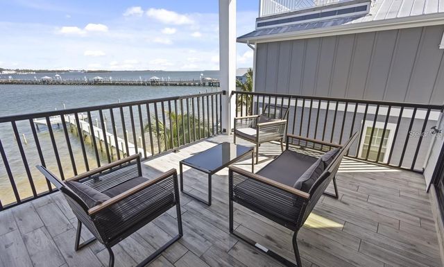 203 BAY DRIVE N, Bradenton Beach, FL 34217