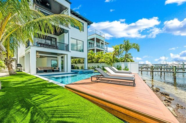 203 BAY DRIVE N, Bradenton Beach, FL 34217