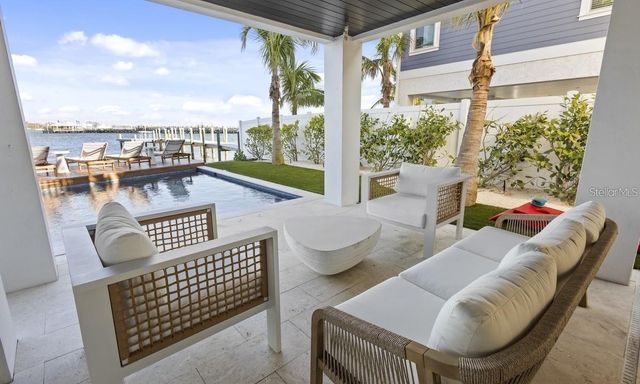 203 BAY DRIVE N, Bradenton Beach, FL 34217