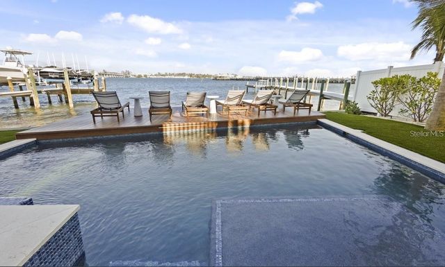 203 BAY DRIVE N, Bradenton Beach, FL 34217