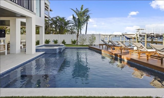 203 BAY DRIVE N, Bradenton Beach, FL 34217