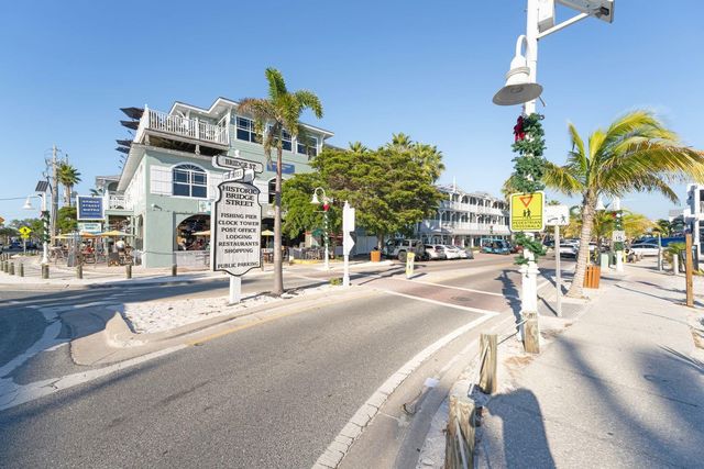 203 BAY DRIVE N, Bradenton Beach, FL 34217