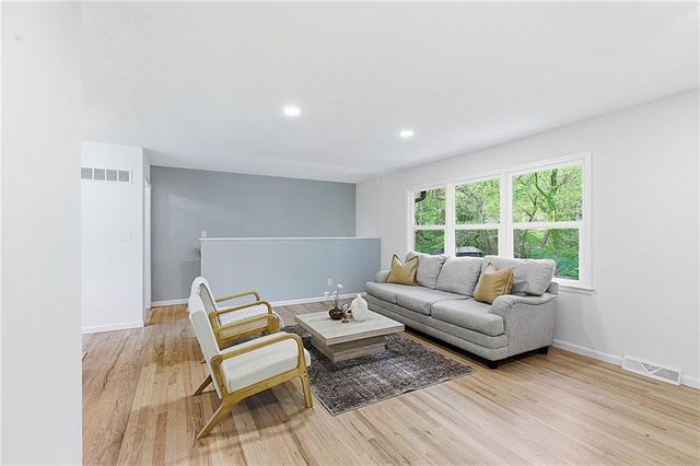 1480 Hemlock Drive, Liberty, MO 64068