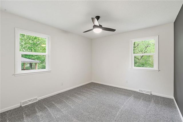 1480 Hemlock Drive, Liberty, MO 64068