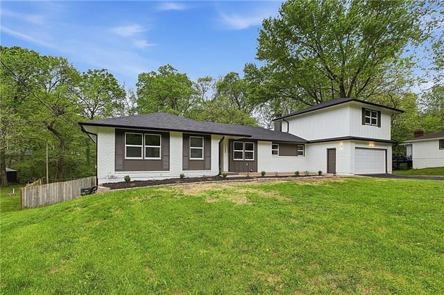 1480 Hemlock Drive, Liberty, MO 64068