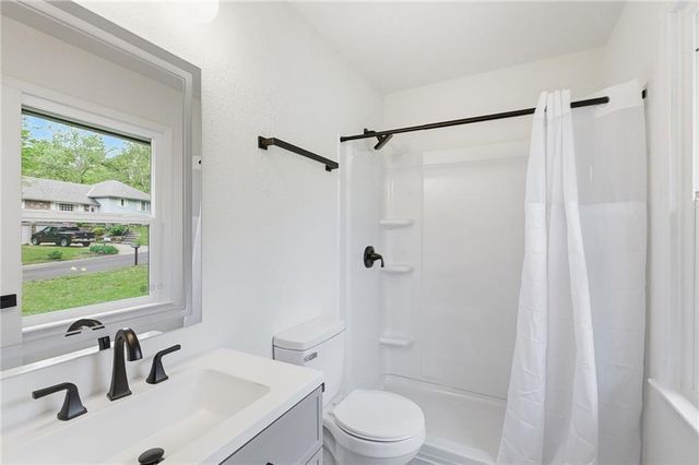 1480 Hemlock Drive, Liberty, MO 64068