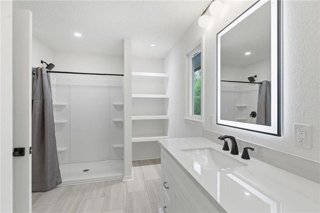 1480 Hemlock Drive, Liberty, MO 64068