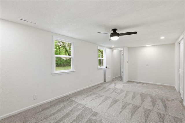 1480 Hemlock Drive, Liberty, MO 64068