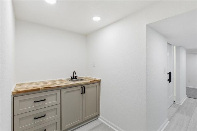 1480 Hemlock Drive, Liberty, MO 64068