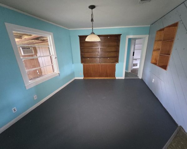 813 N Morgan Street, Angleton, TX 77515