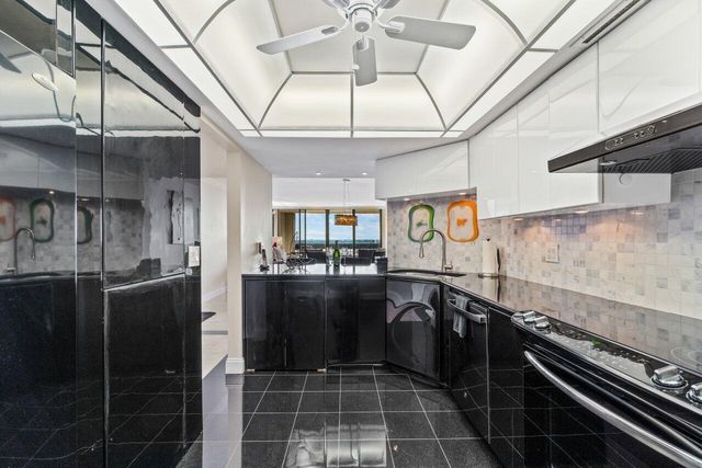 2400 Presidential Way 1906, West Palm Beach, FL 33401