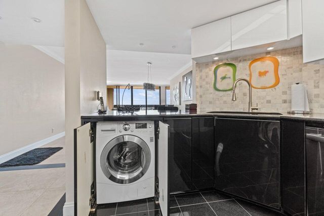 2400 Presidential Way 1906, West Palm Beach, FL 33401