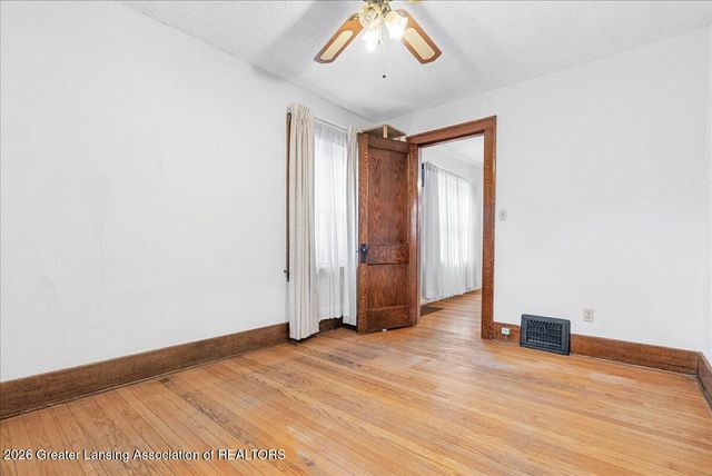 218 N Magnolia Avenue, Lansing, MI 48912