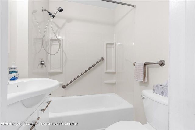 218 N Magnolia Avenue, Lansing, MI 48912