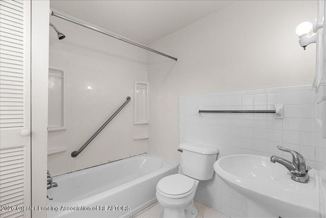 218 N Magnolia Avenue, Lansing, MI 48912