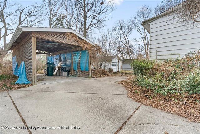 218 N Magnolia Avenue, Lansing, MI 48912