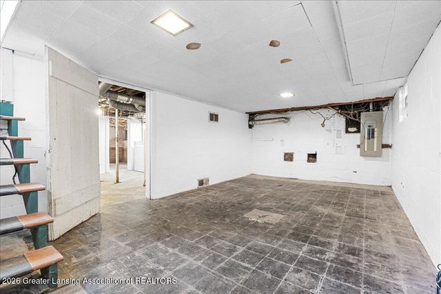 218 N Magnolia Avenue, Lansing, MI 48912