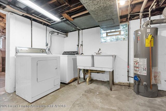 218 N Magnolia Avenue, Lansing, MI 48912