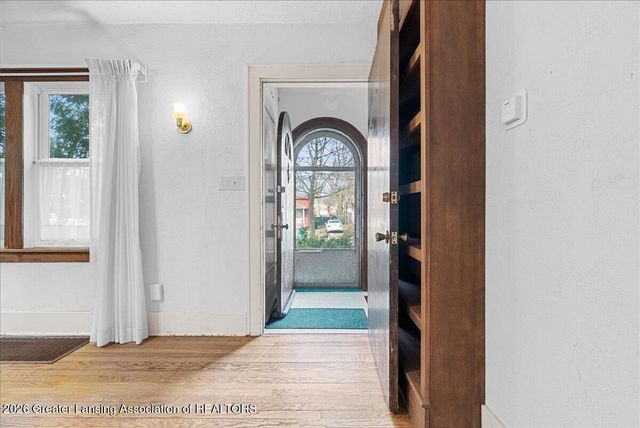 218 N Magnolia Avenue, Lansing, MI 48912