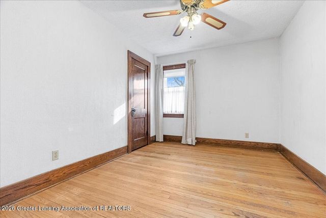 218 N Magnolia Avenue, Lansing, MI 48912