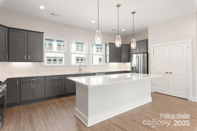 312 Ferebee Place, Charlotte, NC 28213