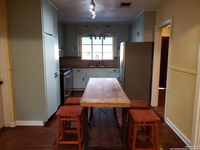 118 E ELMVIEW PL, Alamo Heights, TX 78209