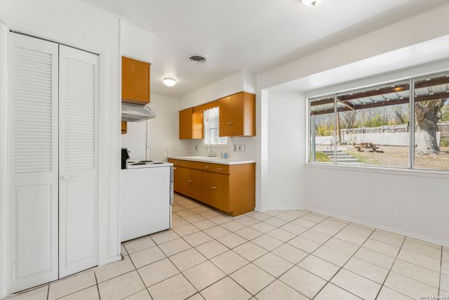 619 Northtrail, San Antonio, TX 78216