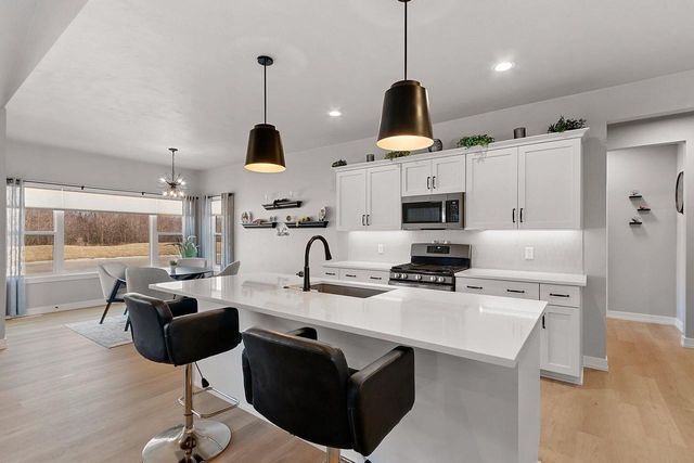 1652 TORCHWOOD TRAIL, De Pere, WI 54115