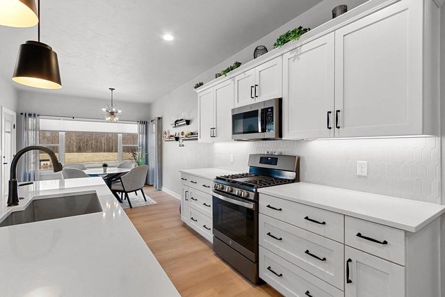 1652 TORCHWOOD TRAIL, De Pere, WI 54115