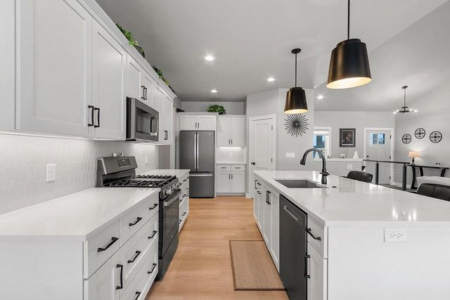 1652 TORCHWOOD TRAIL, De Pere, WI 54115