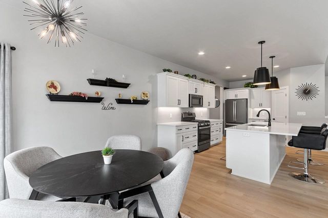 1652 TORCHWOOD TRAIL, De Pere, WI 54115