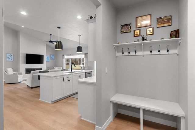 1652 TORCHWOOD TRAIL, De Pere, WI 54115