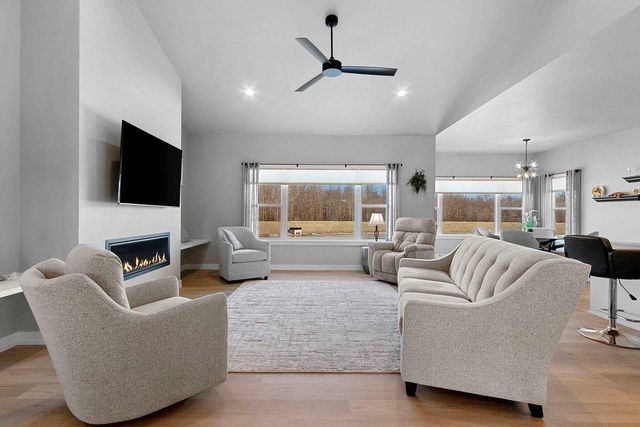 1652 TORCHWOOD TRAIL, De Pere, WI 54115