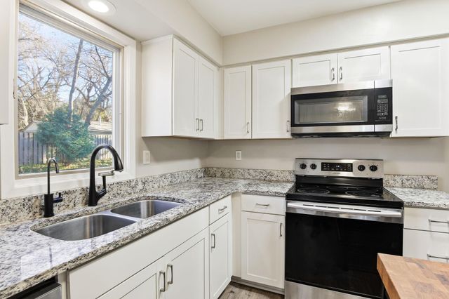 5735 Eureka Road, Excelsior, MN 55331