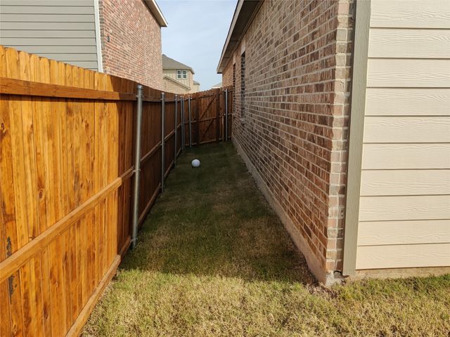 10356 Holycross Lane, Fort Worth, TX 76036
