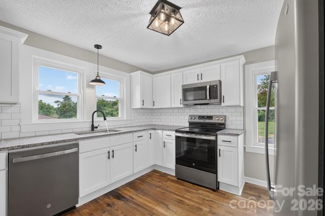 410 Spruce Street SW, Lenoir, NC 28645