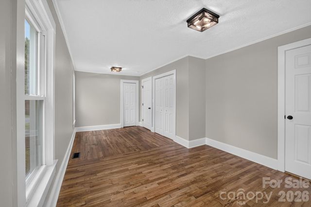 410 Spruce Street SW, Lenoir, NC 28645