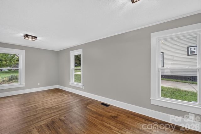 410 Spruce Street SW, Lenoir, NC 28645