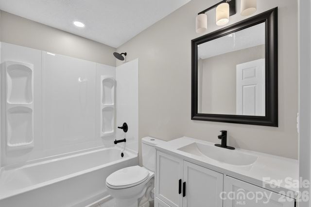 410 Spruce Street SW, Lenoir, NC 28645