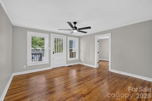 410 Spruce Street SW, Lenoir, NC 28645