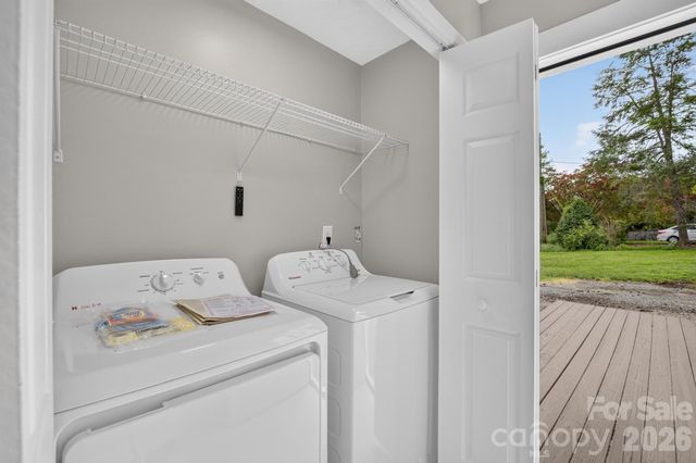 410 Spruce Street SW, Lenoir, NC 28645