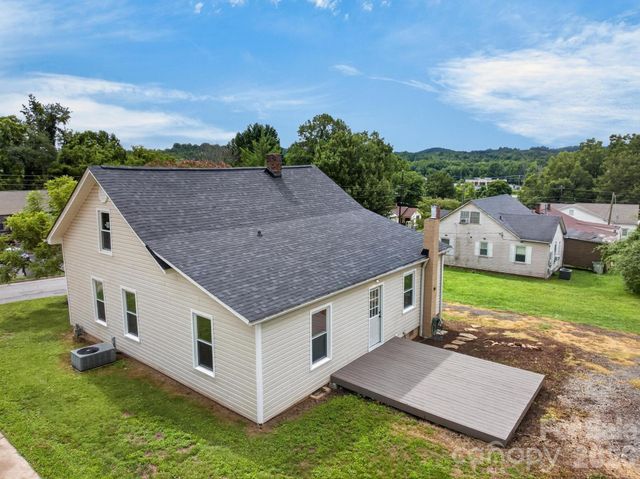 410 Spruce Street SW, Lenoir, NC 28645