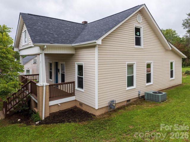 410 Spruce Street SW, Lenoir, NC 28645