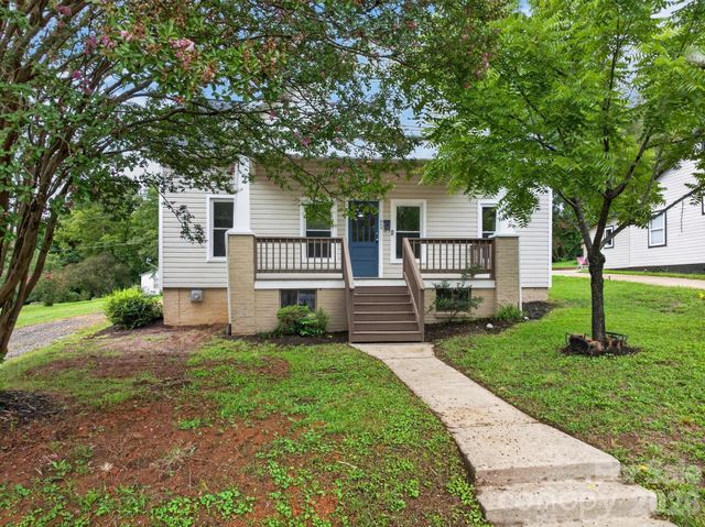 410 Spruce Street SW, Lenoir, NC 28645