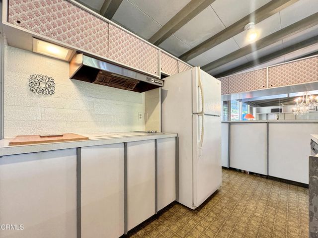 925 Monarch Drive, La Canada Flintridge, CA 91011